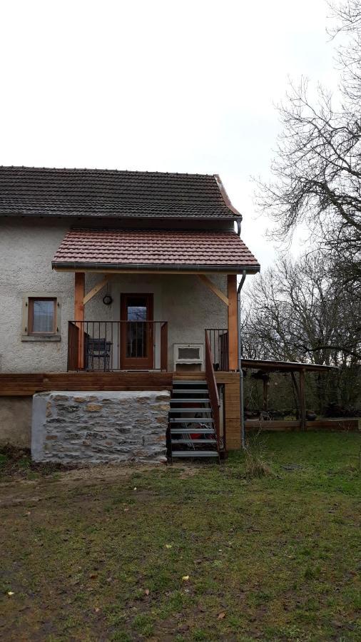 Agreable Gite En Pleine Nature Parmilieu Exterior foto